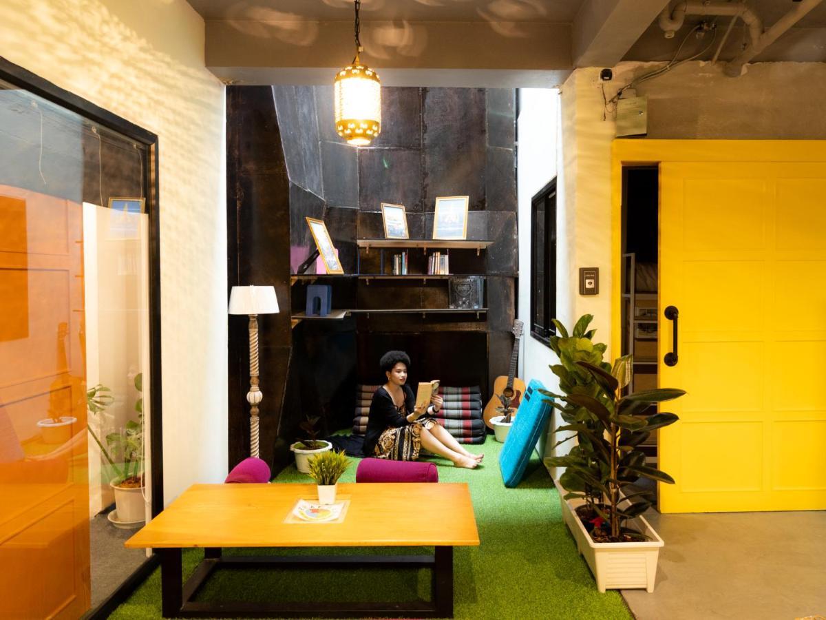 Khao San Social Capsule Hostel Bangkok Exteriör bild