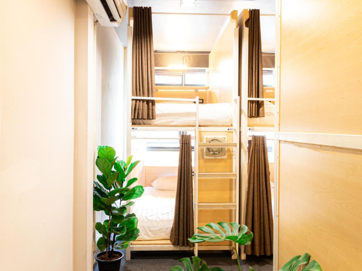 Khao San Social Capsule Hostel Bangkok Exteriör bild